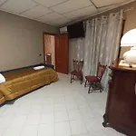Red Fox Apartment *